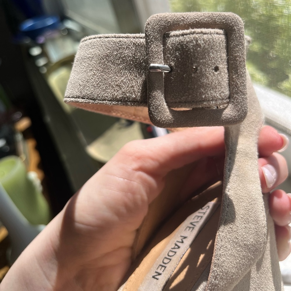 STEVE MADDEN PLATFORM HEELS - Picture 9 of 11